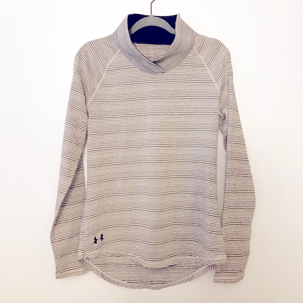 Under Armour Womens Athletic Size S Wrap-Neck Pullover EUC